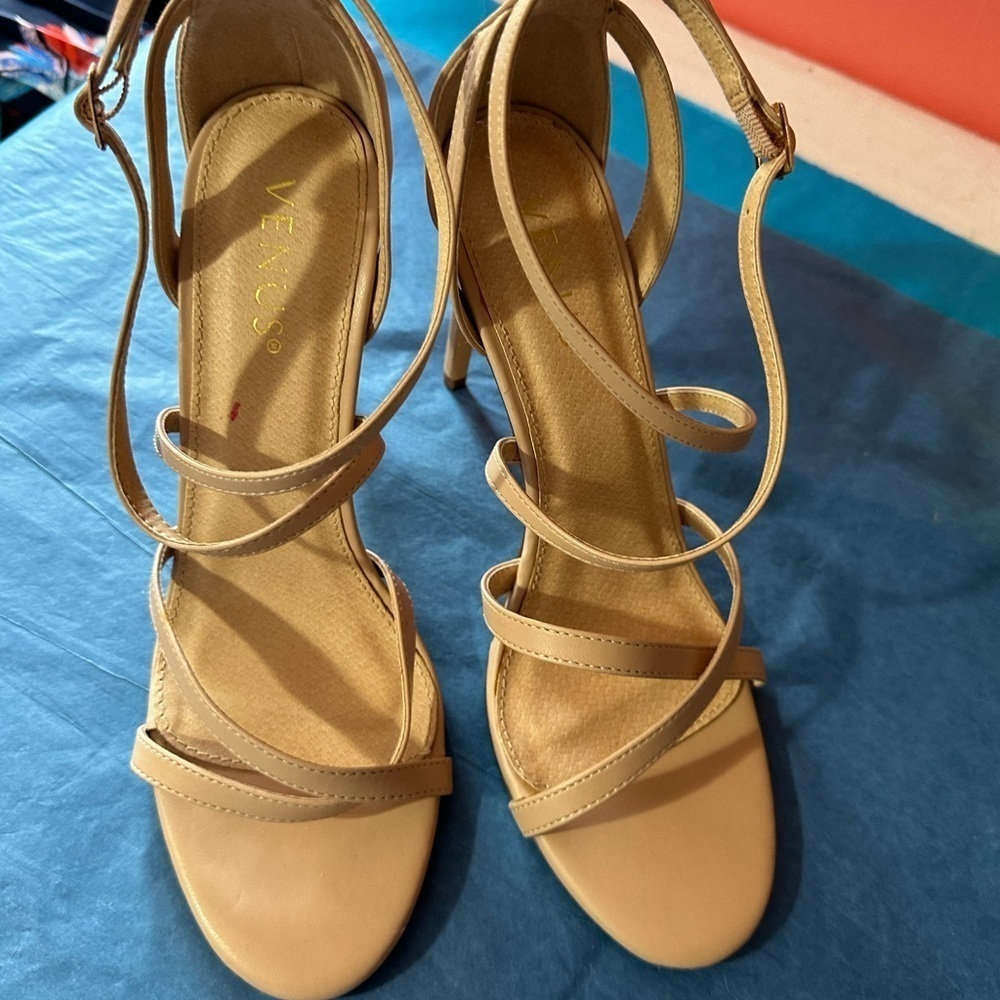 Venus heels